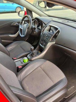 Opel Astra 2012