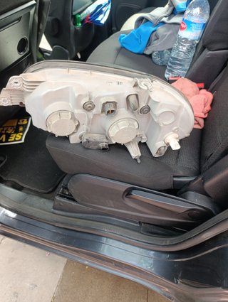 Faros Kia Carnival 2006