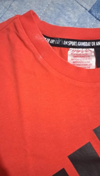 T-shirt Adidas rossa taglia M
