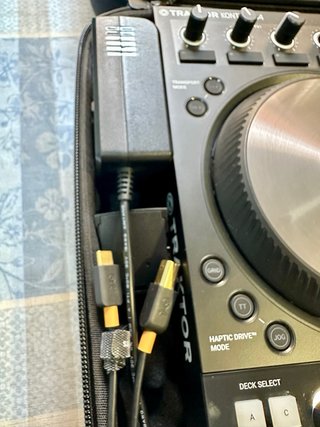 Native Instruments Traktor Kontrol S4