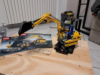 LEGO Technic 8047 Escavatore