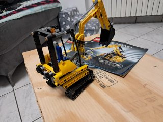 LEGO Technic 8047 Escavatore