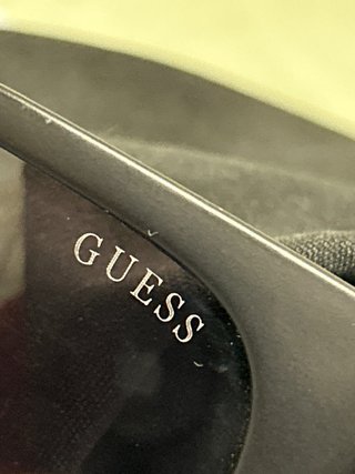 Gafas de sol Guess negras nuevo sin uzar