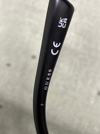 Gafas de sol Guess negras nuevo sin uzar