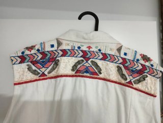Cazadora vaquera blanca bordada Talla 46