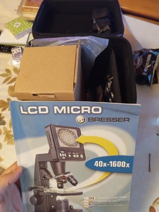 Microscopio Digital LCD Bresser 40X-1600X