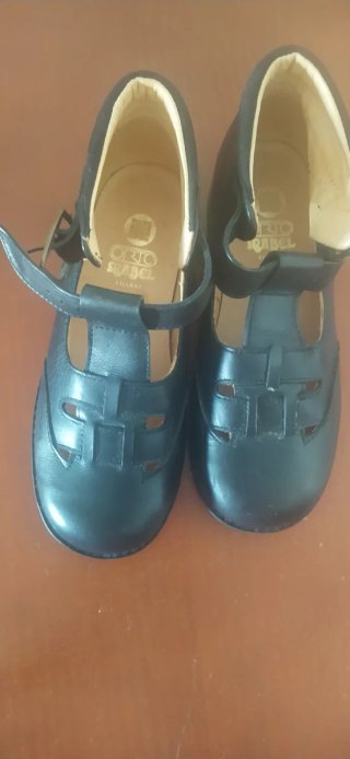 Zapatos negros de vestir para niña