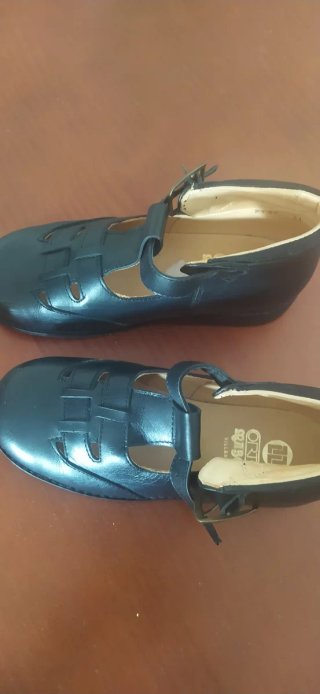 Zapatos negros de vestir para niña
