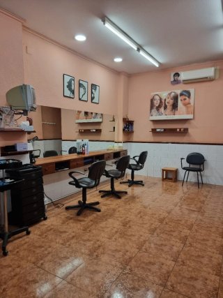 Se Traspasa Peluquería