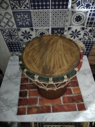 Timbal de madera altura 24cm ancho 20cm