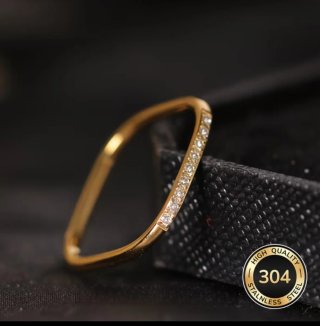 Anillo Dorado Cuadrado Talla 9