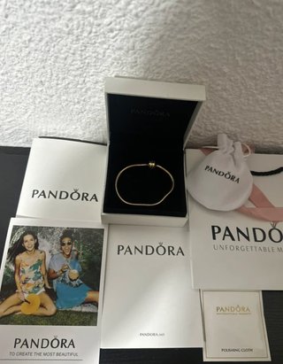 Pulsera Pandora Dorada con Cierre