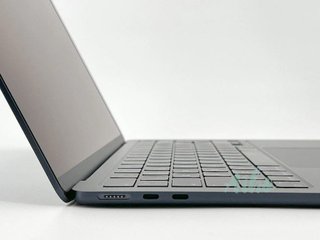 MacBook Air 13" M4 (2025) 10 CPU/8 GPU núcleos - SSD 256GB - 16GB RAM - Azul Medianoche