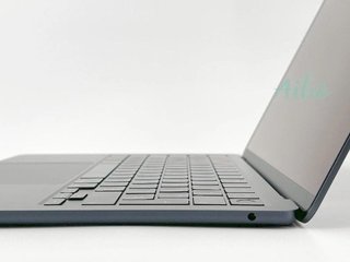 MacBook Air 13" M4 (2025) 10 CPU/8 GPU núcleos - SSD 256GB - 16GB RAM - Azul Medianoche