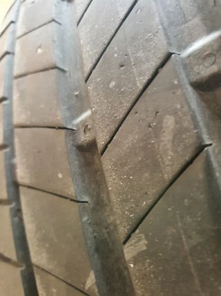 Neumáticos Bridgestone 245/40/19 94W