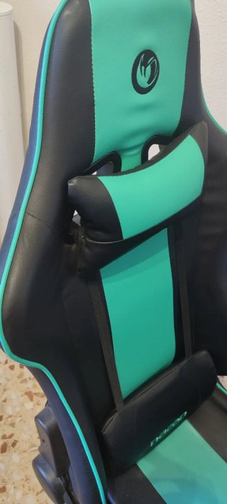 Silla Gaming Nacon Negra y Verde.