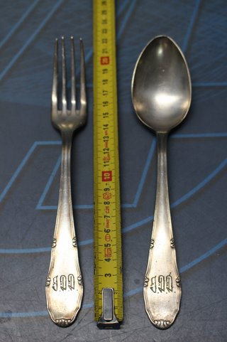 Cuchara y tenedor J.D.D.