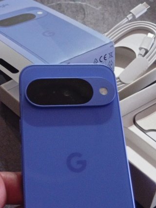 Google Pixel 10 azul en Caja