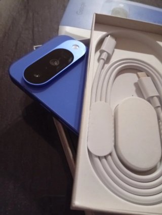 Google Pixel 10 azul en Caja