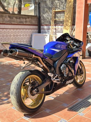 Yamaha YZF-R1 Azul y Dorada