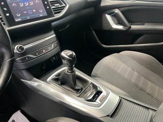 Peugeot 308 5p Allure Pack PureTech 130 S&S