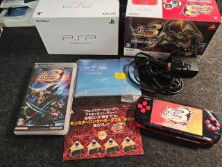 PSP Monster Hunter 3rd Edizione Nera/Rossa