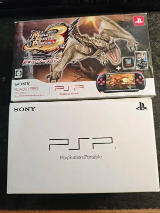 PSP Monster Hunter 3rd Edizione Nera/Rossa