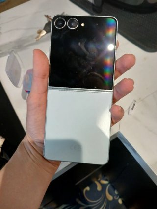 Samsung Galaxy Z Flip 7