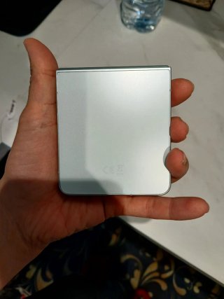 Samsung Galaxy Z Flip 7