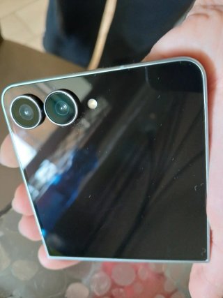 Samsung Galaxy Z Flip 7