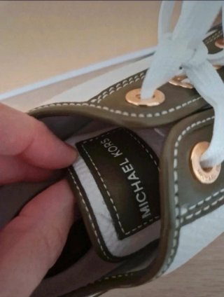 Zapatillas Michael Kors Piel Verde y Blanca