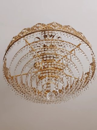 Lámpara de techo de metal dorado y cristal