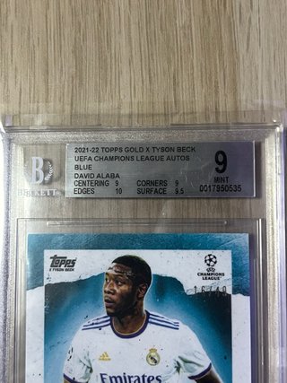 David Alaba 2021-22 Topps Autog. Beckett 9