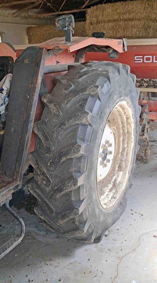 Tractor Same Explorer 80 con pala El Leon y cazo.
