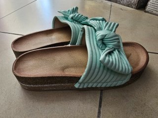 Ciabatte con fiocco color tortora e menta