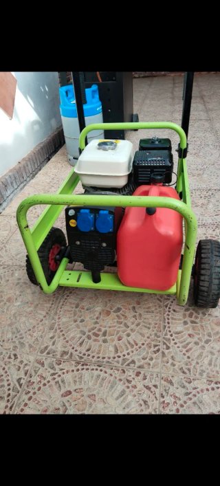 Generador Eléctrico Pramac E3200 Monofásico Honda