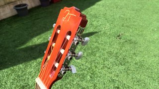 Guitarra Clásica OQAN - Oferta