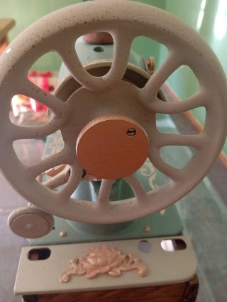 Máquina de coser Singer con mesa