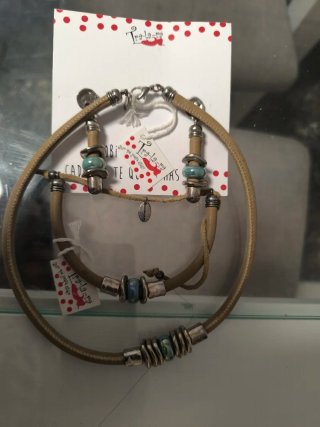 Conjunto collar, pulsera y pendientes