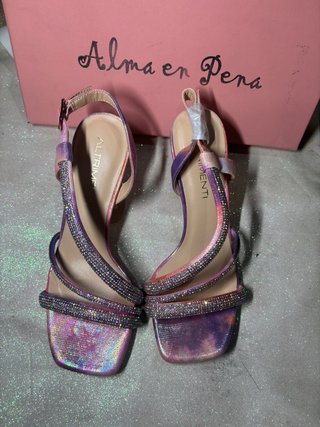 Nuevas Sandalias de tacón con pedrería