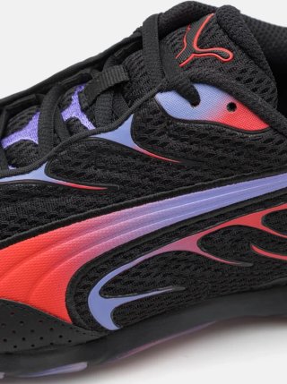 Zapatillas Deportivas Puma Inhale Negras y Rojas.