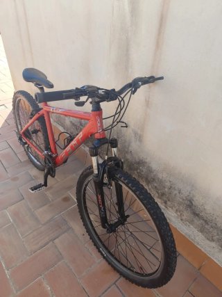 Bicicleta de Montaña Roja