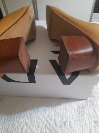 Elegantes botines color vainilla