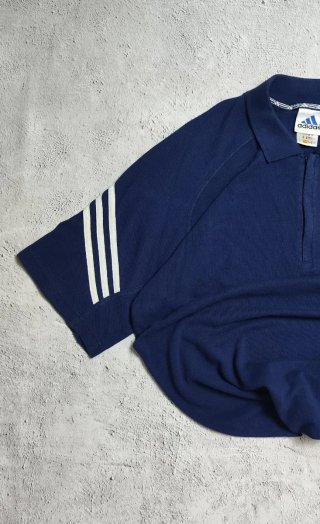 Polo Adidas 90s logos y franjas bordadas Talla L