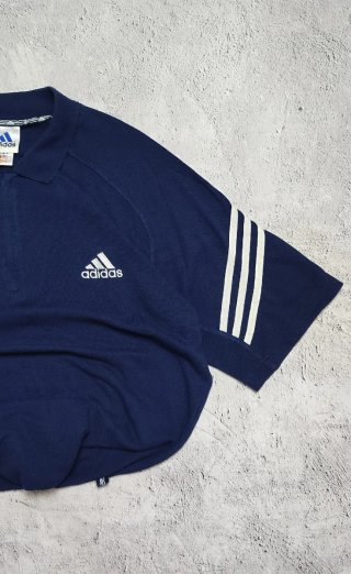 Polo Adidas 90s logos y franjas bordadas Talla L