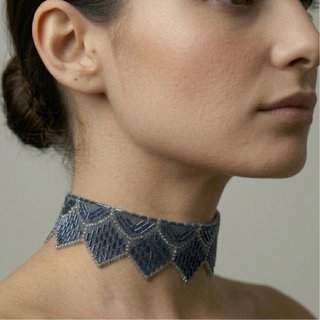 Collar picos abalorios gris azulado