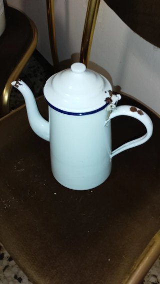 Jarra de porcelana antigua