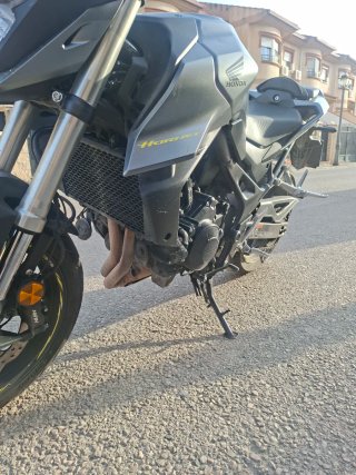 Honda CB750 Hornet Naked