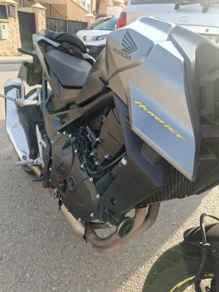 Honda CB750 Hornet Naked
