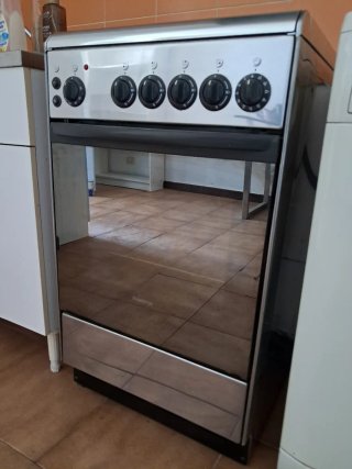 Cucina a gas con forno Ariston , con termocoppia